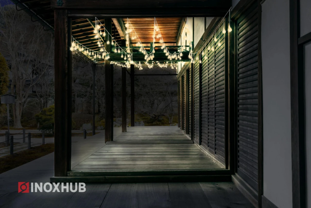 Гирлянда Стрит-Лофт INOXHUB 5м, 20 ламп, 220В, IP65, белая резина 2.3мм, ТЁПЛЫЙ БЕЛЫЙ фото Иноксхаб