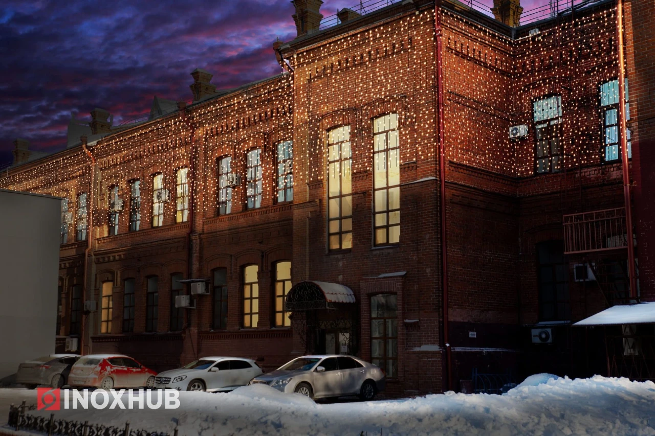 Гирлянда Занавес INOXHUB 2×3м, 600 LED, 220В, IP65, черная резина 2.3мм, ТЁПЛЫЙ БЕЛЫЙ фото Иноксхаб