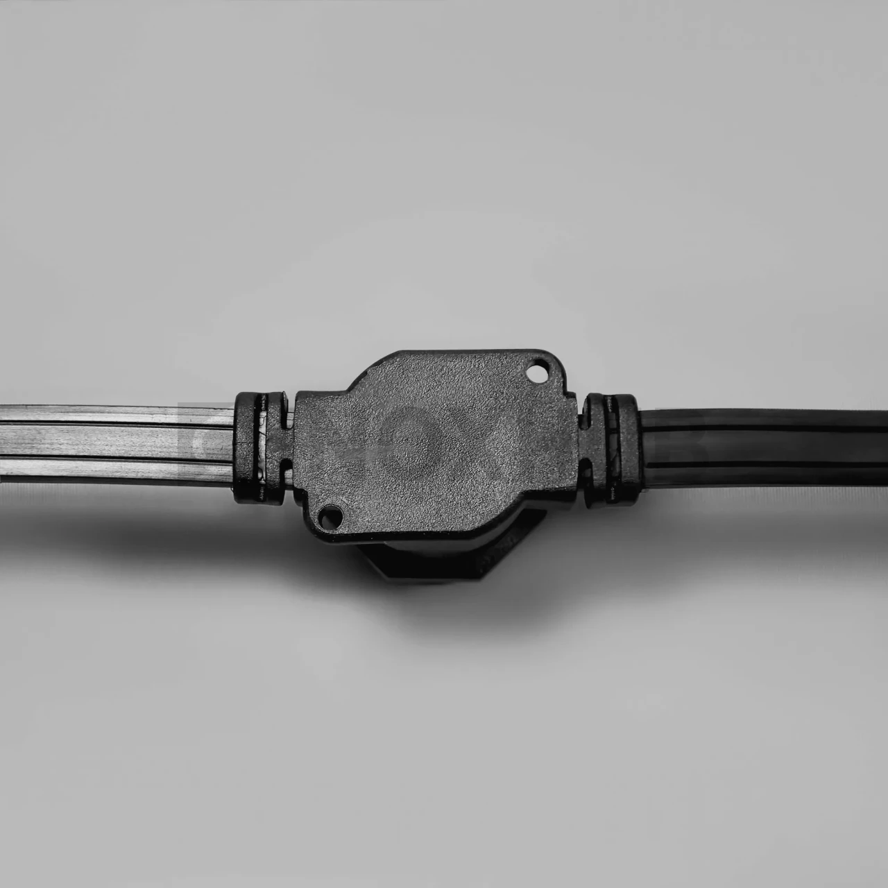 Белт-Лайт INOXHUB, шаг 20см, ЧЁРНЫЙ резиновый двухжильный шлейф, 250 резиновых патронов с латунными контактами, цоколь E27, бухта 50м фото Иноксхаб